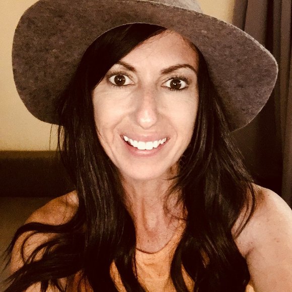 Meet your Posher, Michelle - Picture 2 of 2